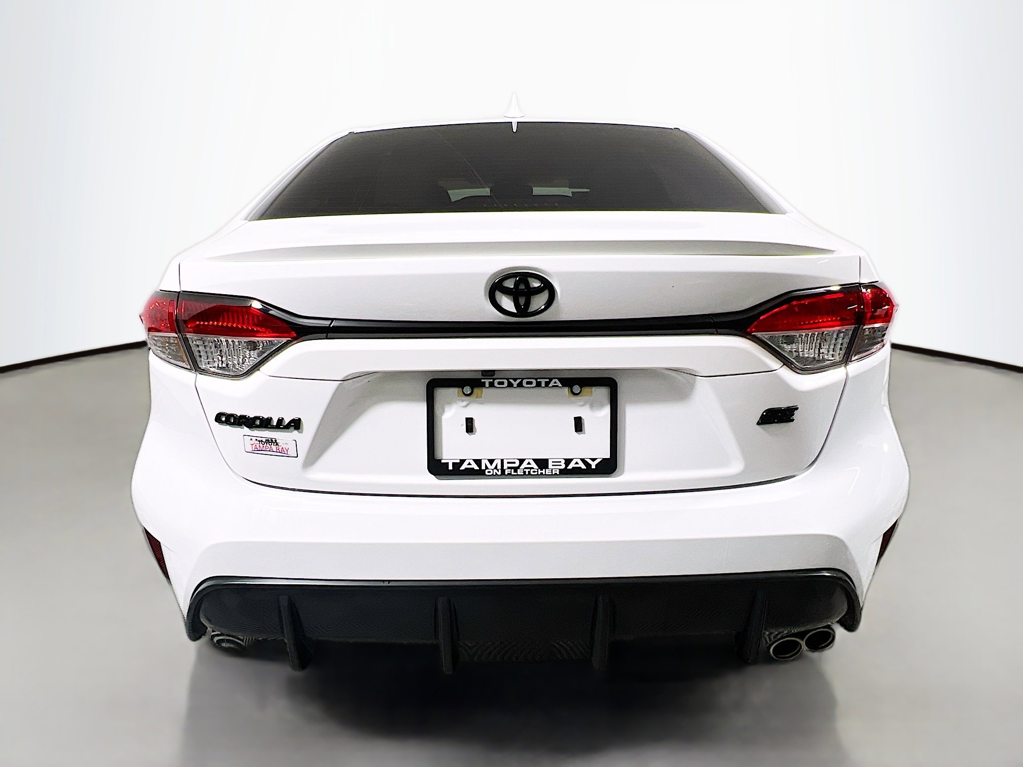 Used 2024 Toyota Corolla SE w/ SE Premium Package image 6