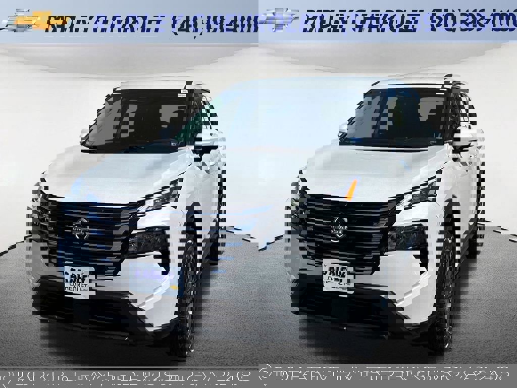 Used 2025 Nissan Rogue SV