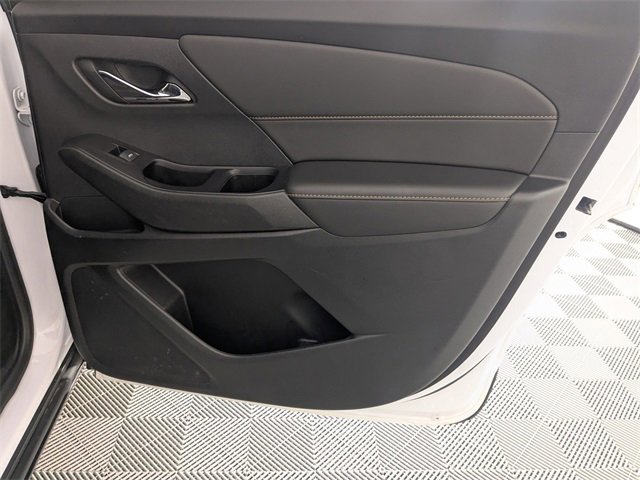 Used 2020 Chevrolet Traverse LT image 32