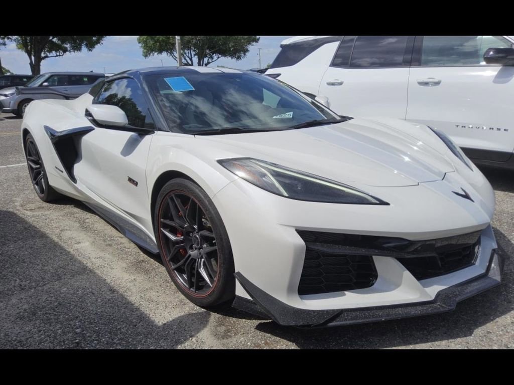 Used 2023 Chevrolet Corvette Z06 w/ Z07 Performance Package RWD image 6