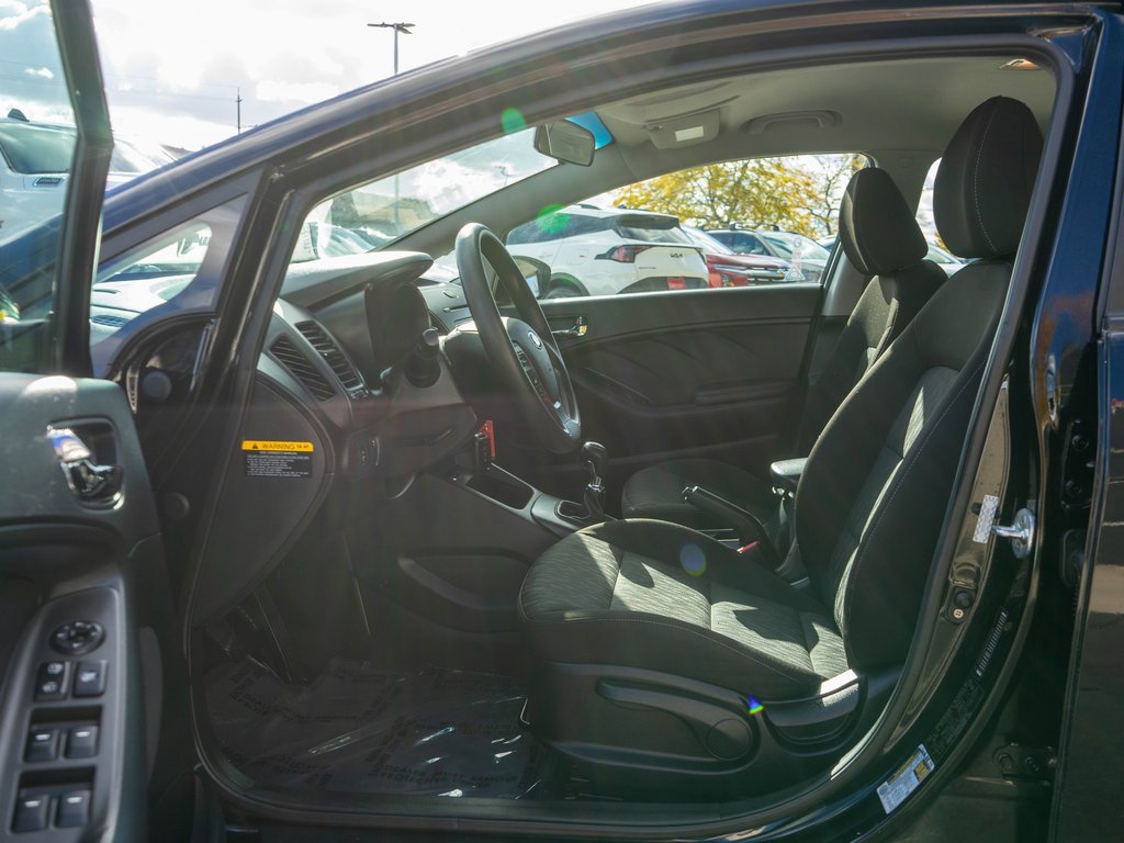 Used 2016 Kia Forte LX image 11