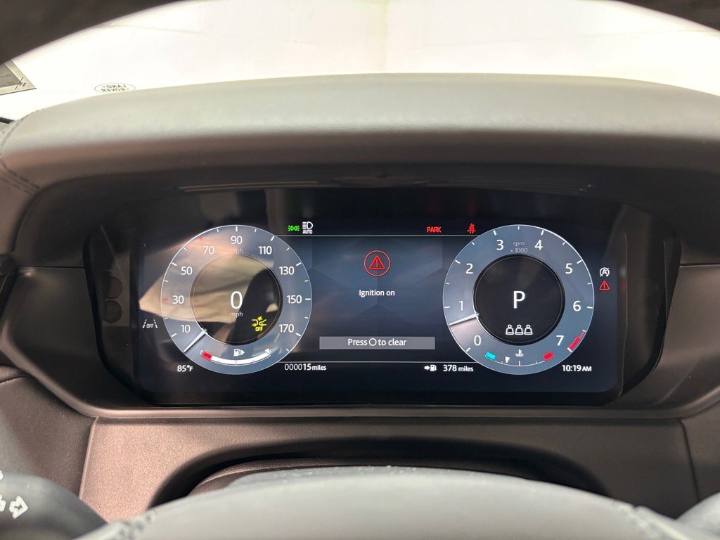 New 2026 Land Rover Range Rover Velar Dynamic SE image 17