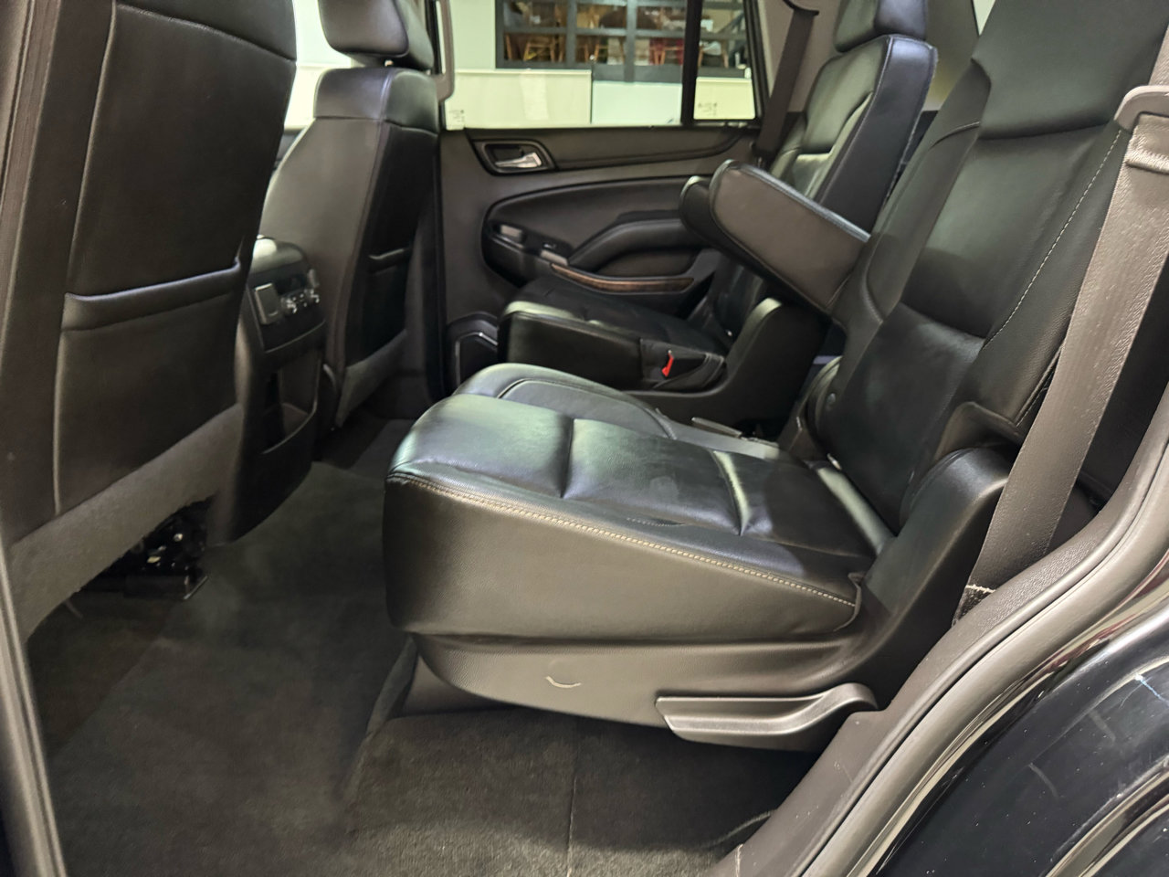 Used 2018 Chevrolet Tahoe LT w/ Luxury Package image 10