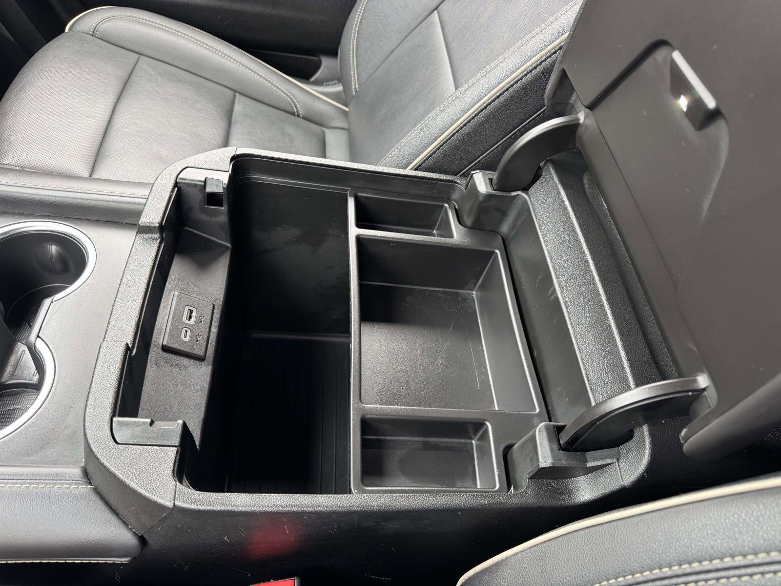 Used 2024 GMC Yukon SLT image 38