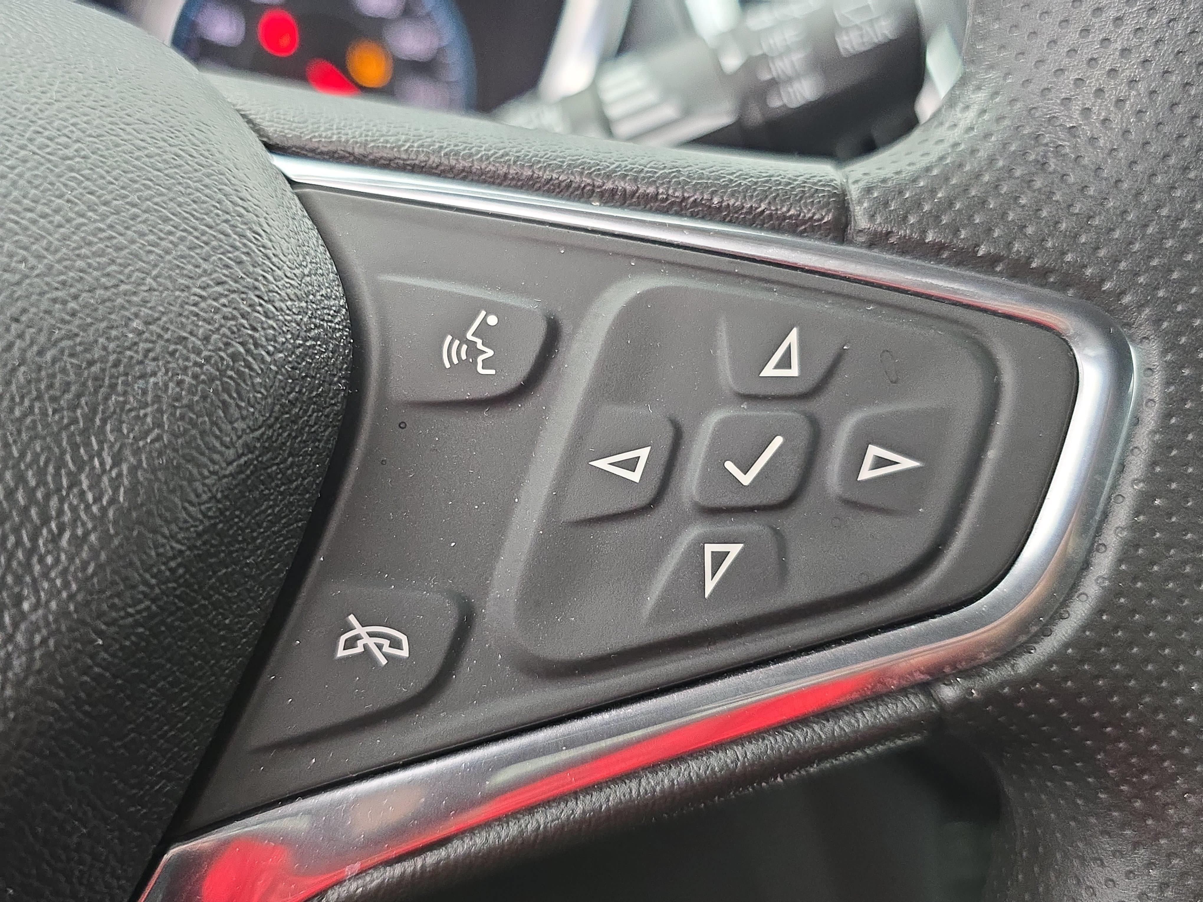 Used 2020 Chevrolet Equinox LT FWD image 17