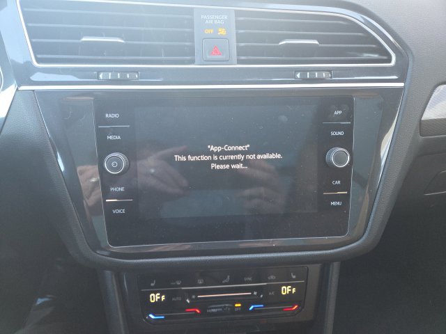 Used 2023 Volkswagen Tiguan SE w/ Panoramic Sunroof Package FWD image 21