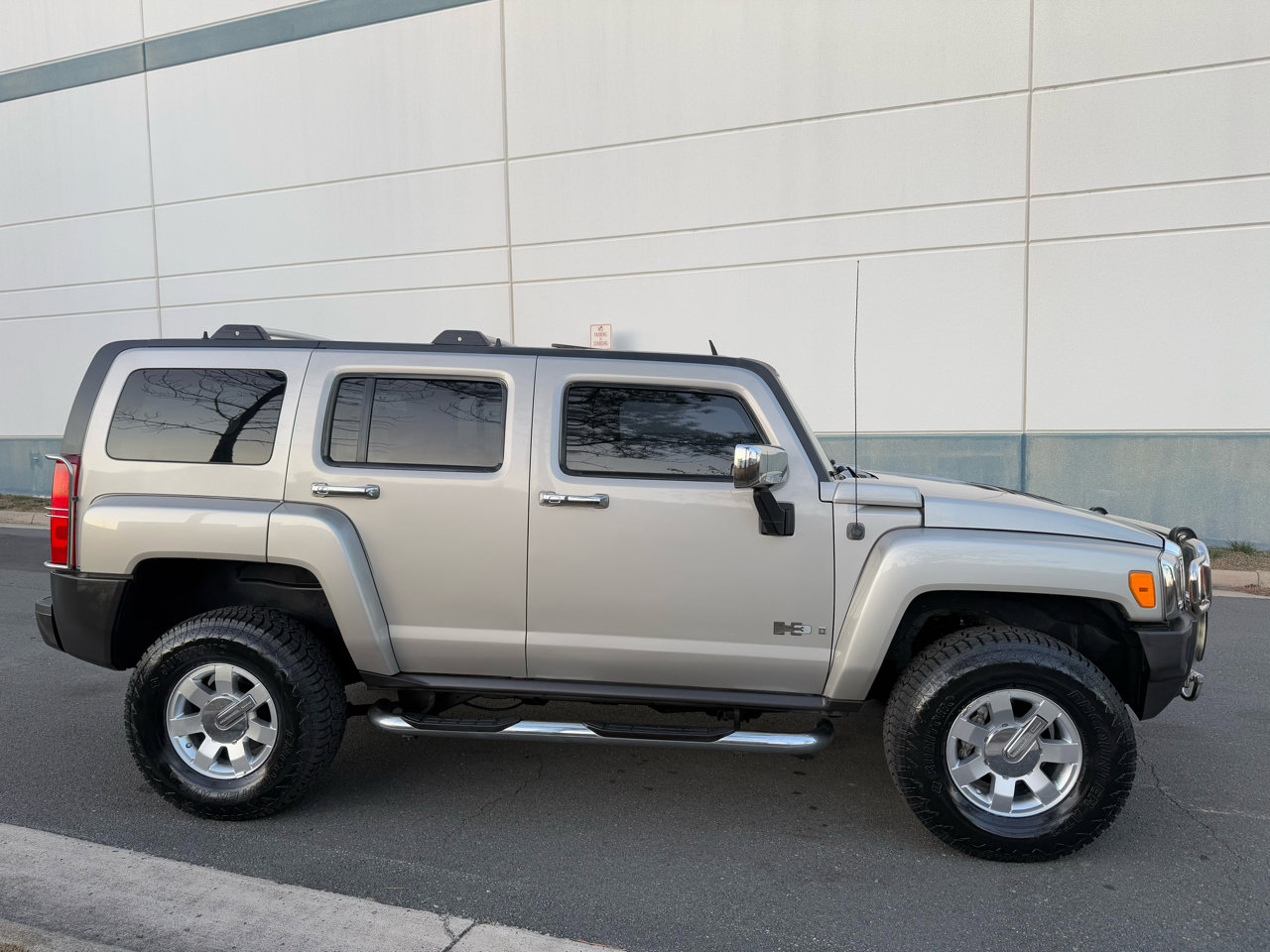 Used 2006 HUMMER H3 image 11