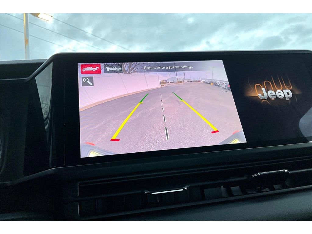 Used 2025 Jeep Gladiator Mojave w/ Safety Group image 27