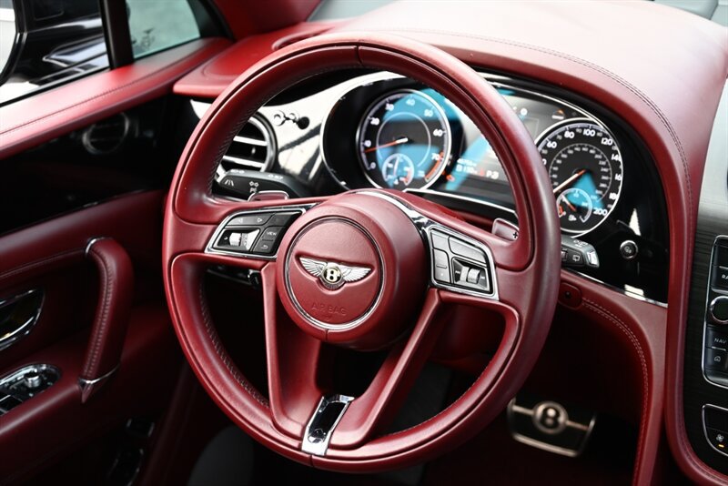 Used 2019 Bentley Bentayga AWD/4WD image 38