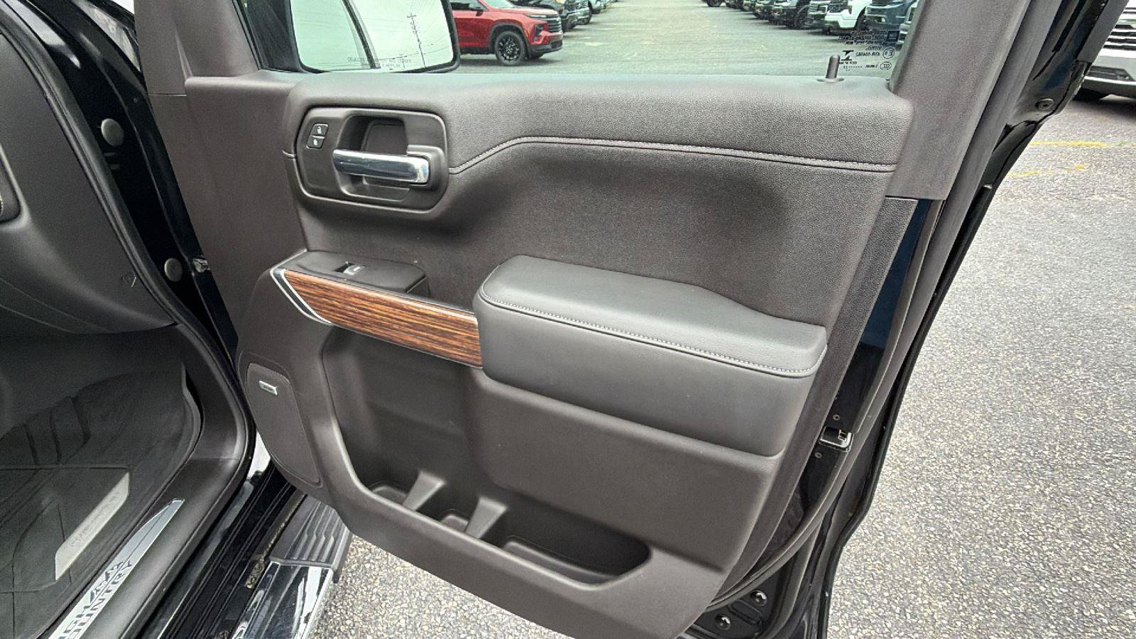 Used 2020 Chevrolet Silverado 1500 High Country w/ Technology Package AWD/4WD image 17