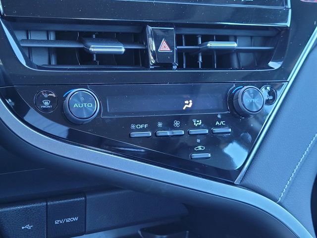 Used 2023 Toyota Camry XSE w/ Navigation Package image 11