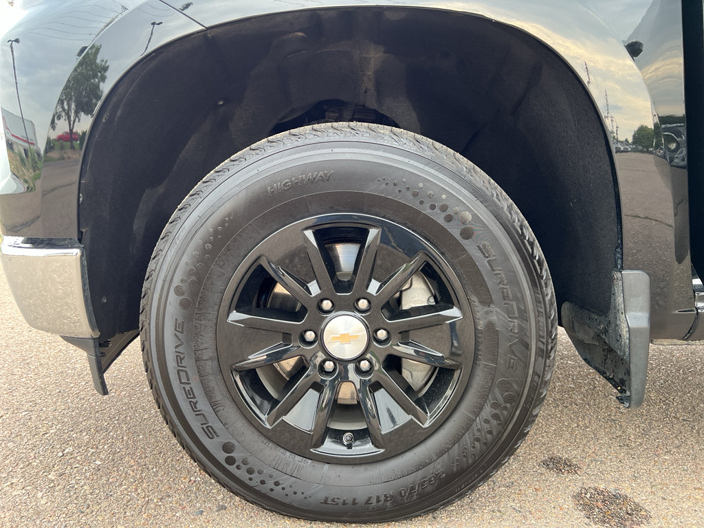 Used 2025 Chevrolet Silverado 1500 LT AWD/4WD image 23