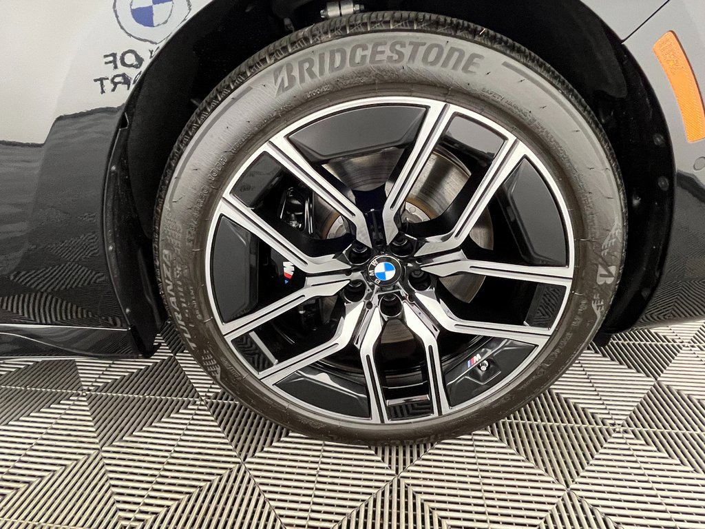 Used 2025 BMW 760i xDrive 760i xDrive w/ Premium Package image 16