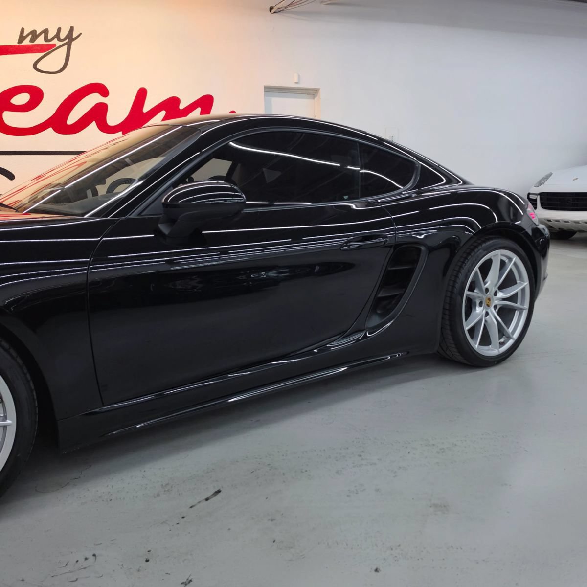 Used 2017 Porsche 718 Cayman RWD image 3