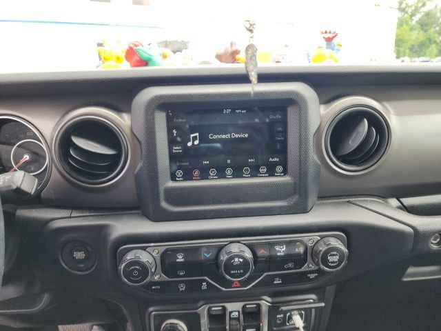 Used 2022 Jeep Gladiator Sport AWD/4WD image 37