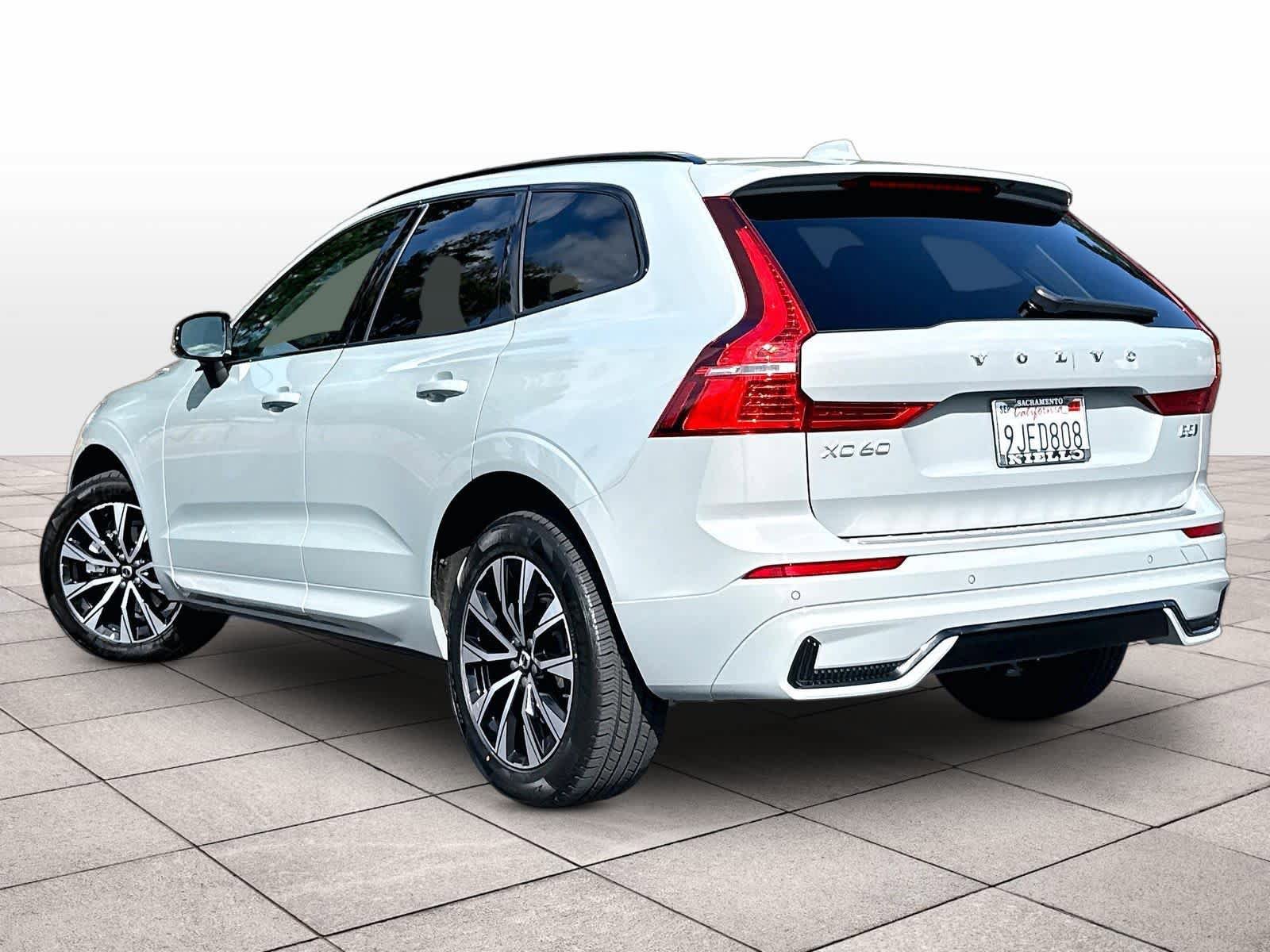 Used 2024 Volvo XC60 B5 Core w/ Protection Package Premier AWD/4WD image 14