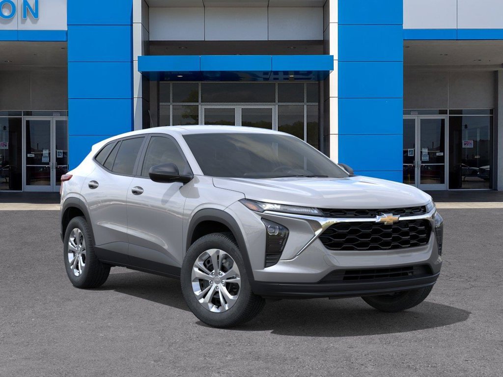 New 2026 Chevrolet Trax LS w/ Driver Confidence Package FWD image 7