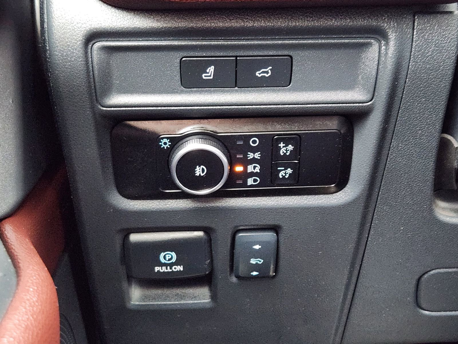 Used 2024 Ford Expedition Limited image 26