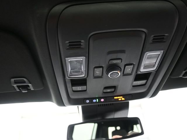 Used 2025 Chevrolet Suburban LT w/ Comfort Package AWD/4WD image 12