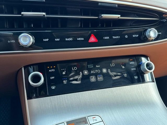 Certified 2026 Genesis GV70 2.5T Advanced AWD/4WD image 20