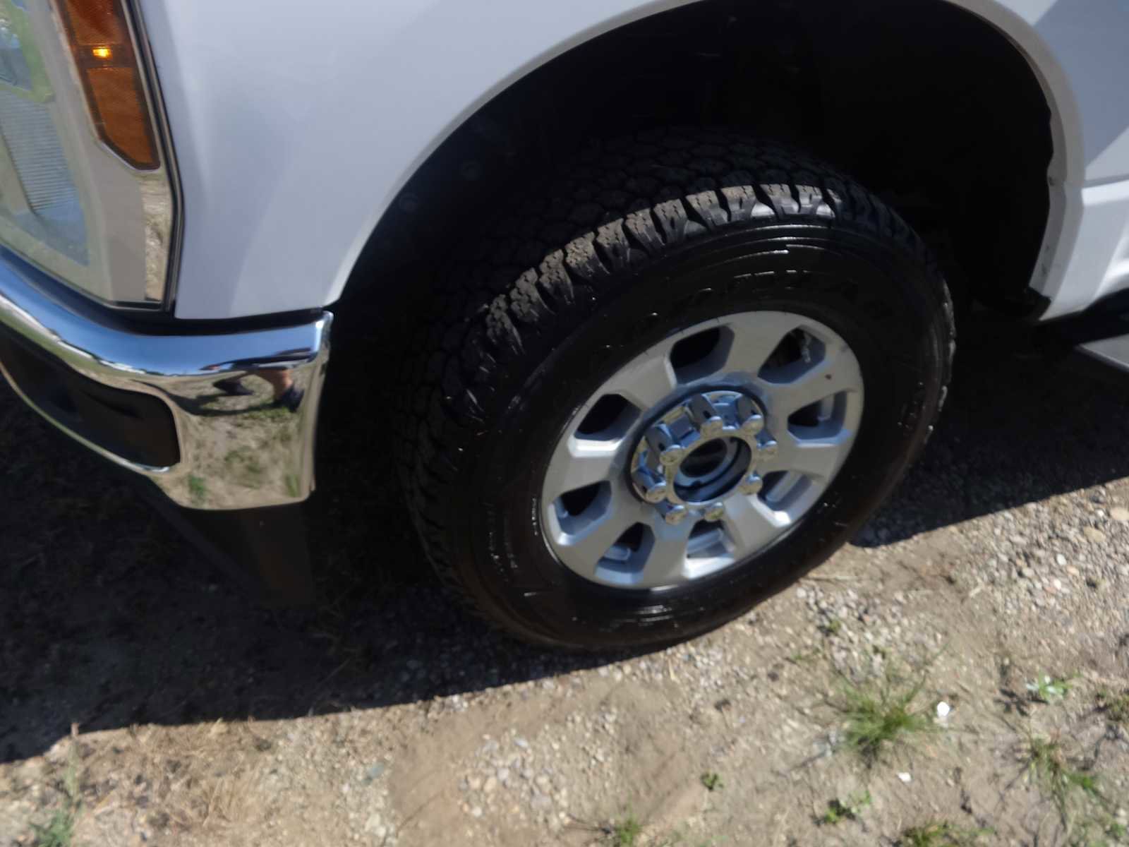 Used 2024 Ford F250 XLT image 4