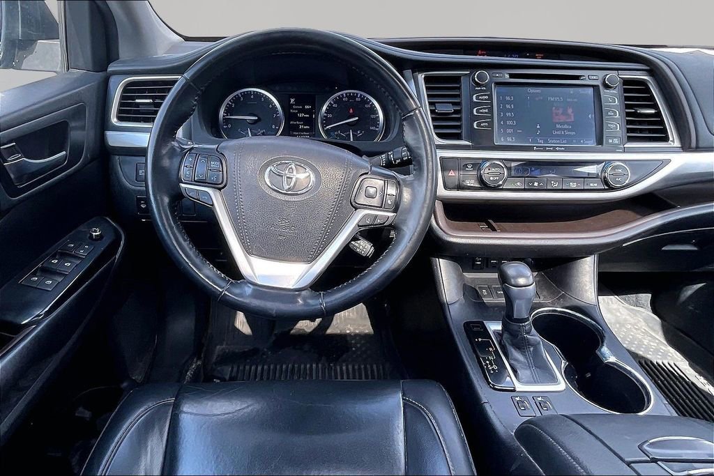 Used 2019 Toyota Highlander XLE AWD/4WD image 10