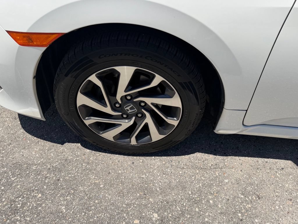 Used 2018 Honda Civic EX image 9