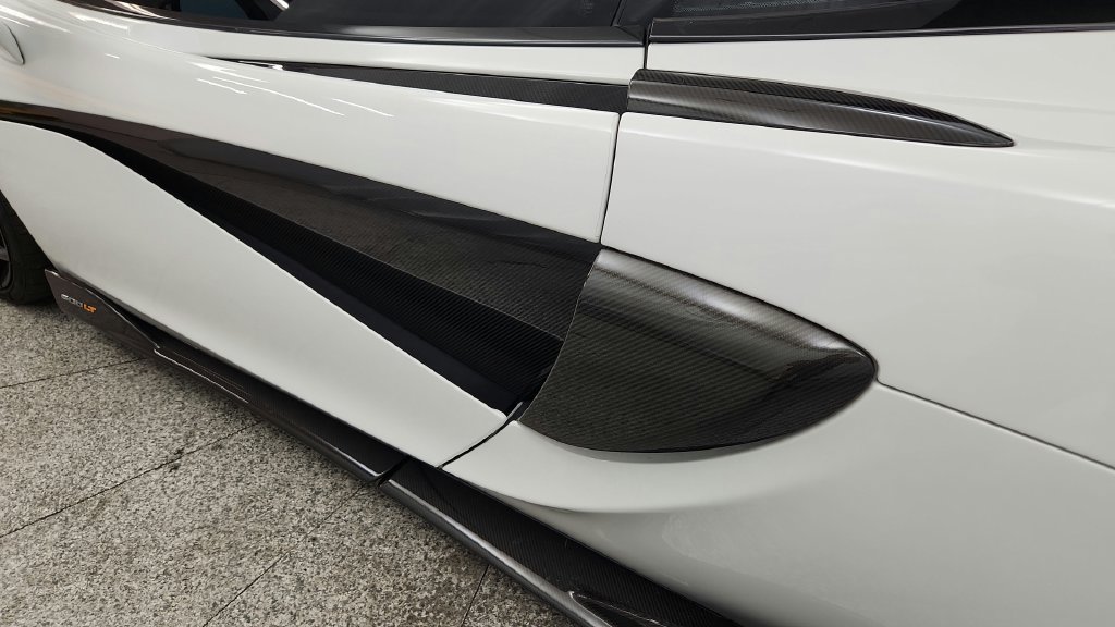 Used 2019 McLaren 600LT RWD image 17