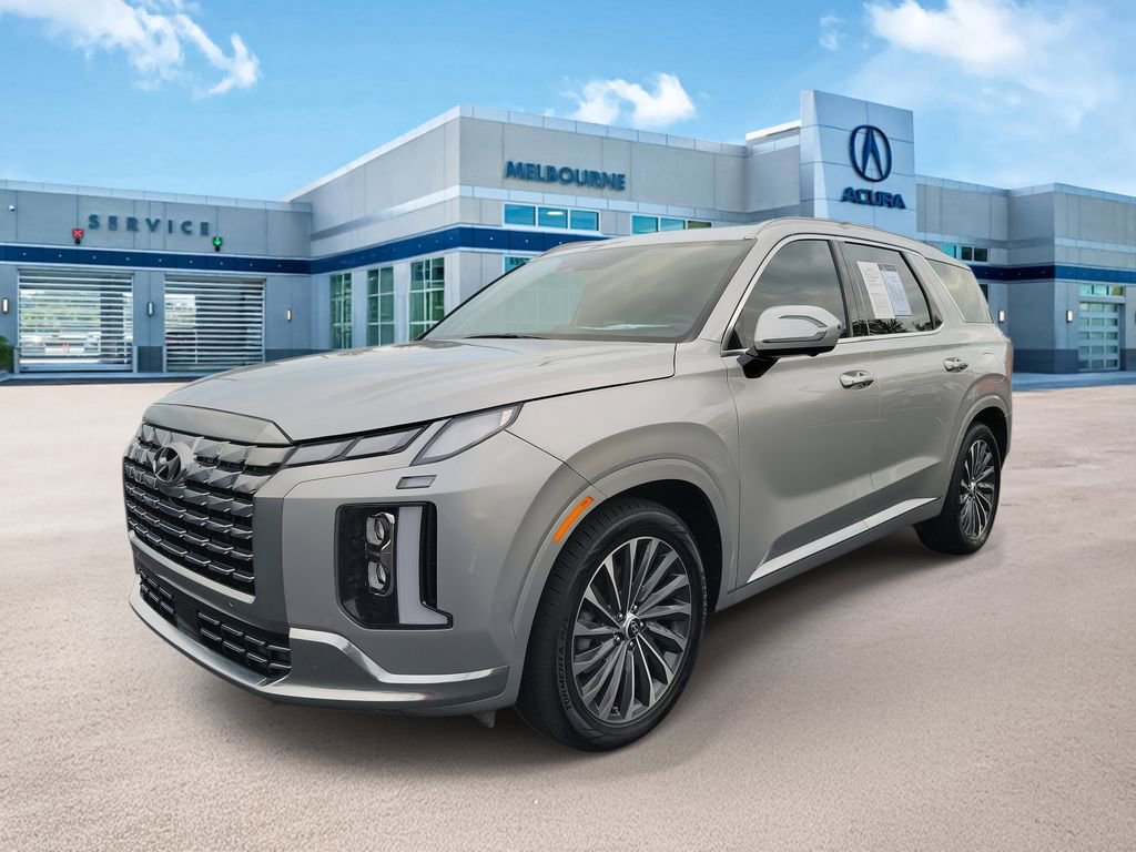 Used 2024 Hyundai Palisade Calligraphy image 3