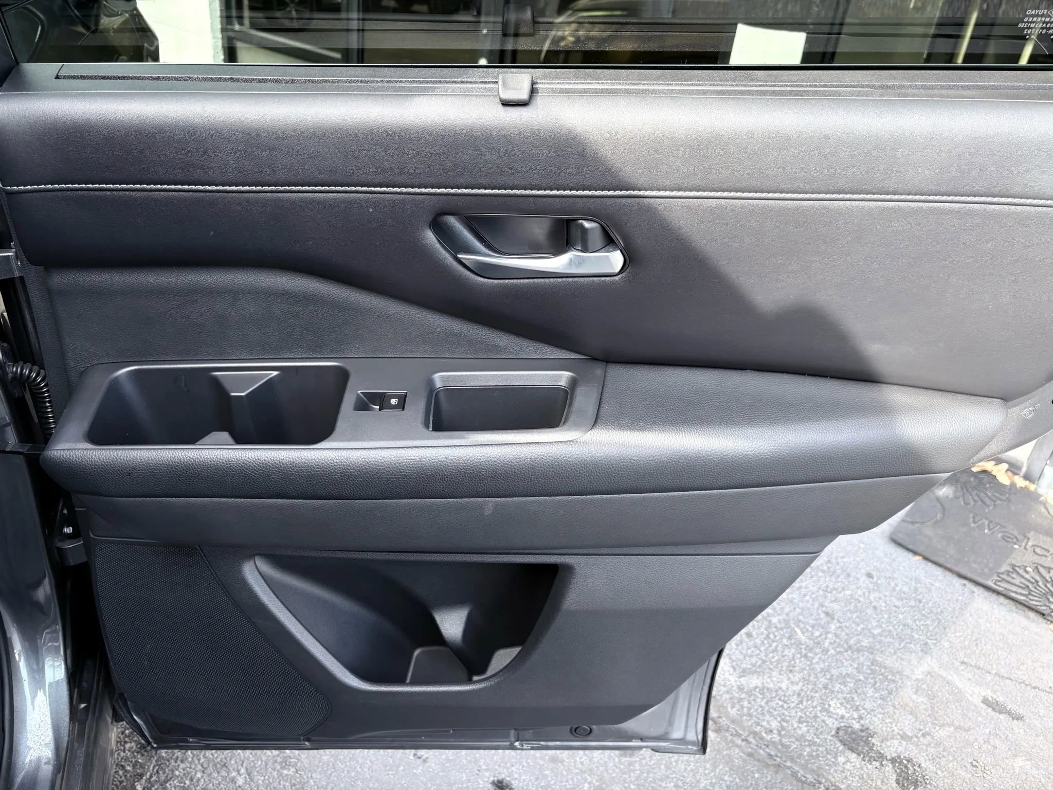 Used 2022 Nissan Pathfinder SL image 18