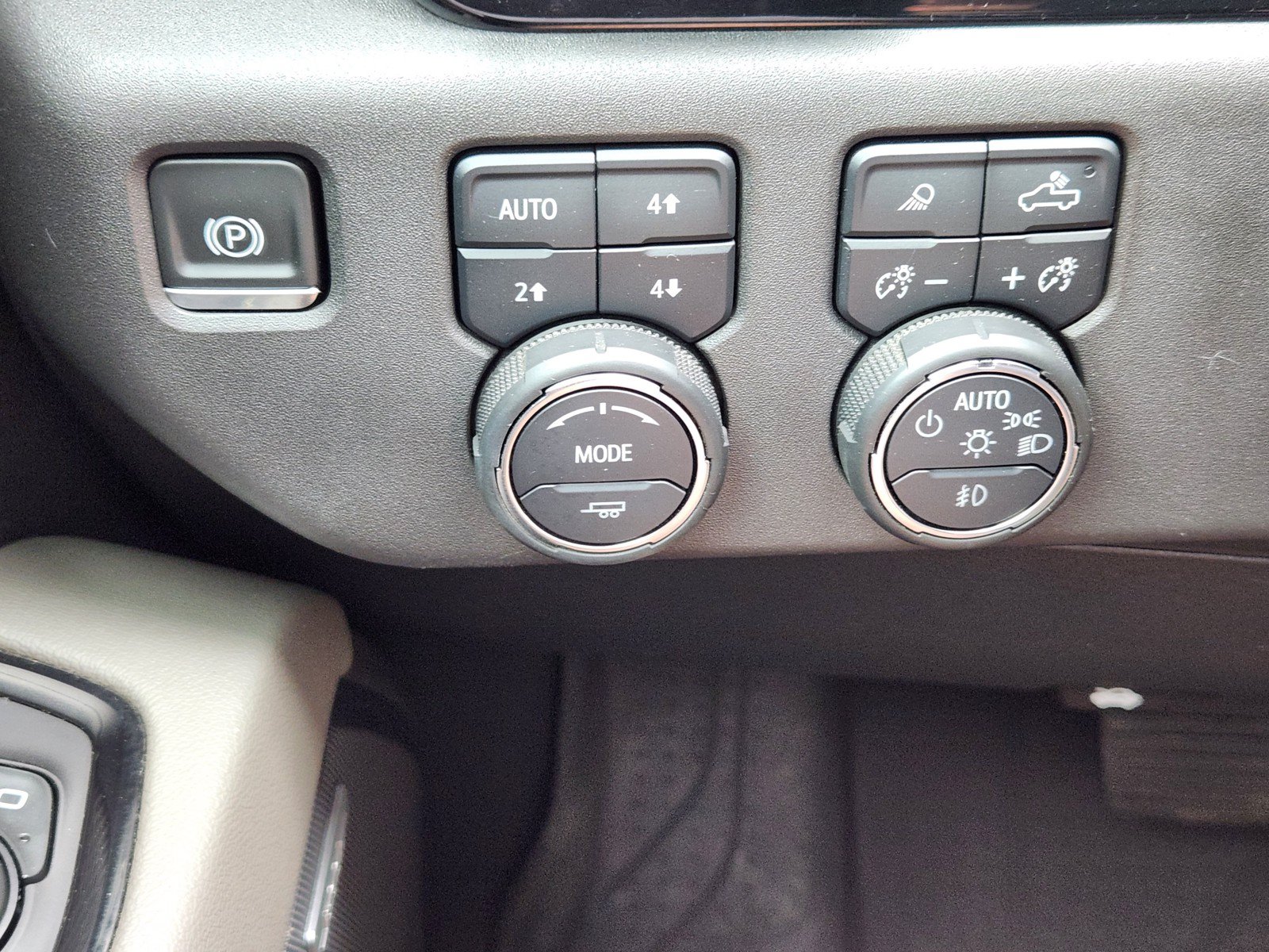Used 2022 Chevrolet Silverado 1500 ZR2 w/ Technology Package AWD/4WD image 19