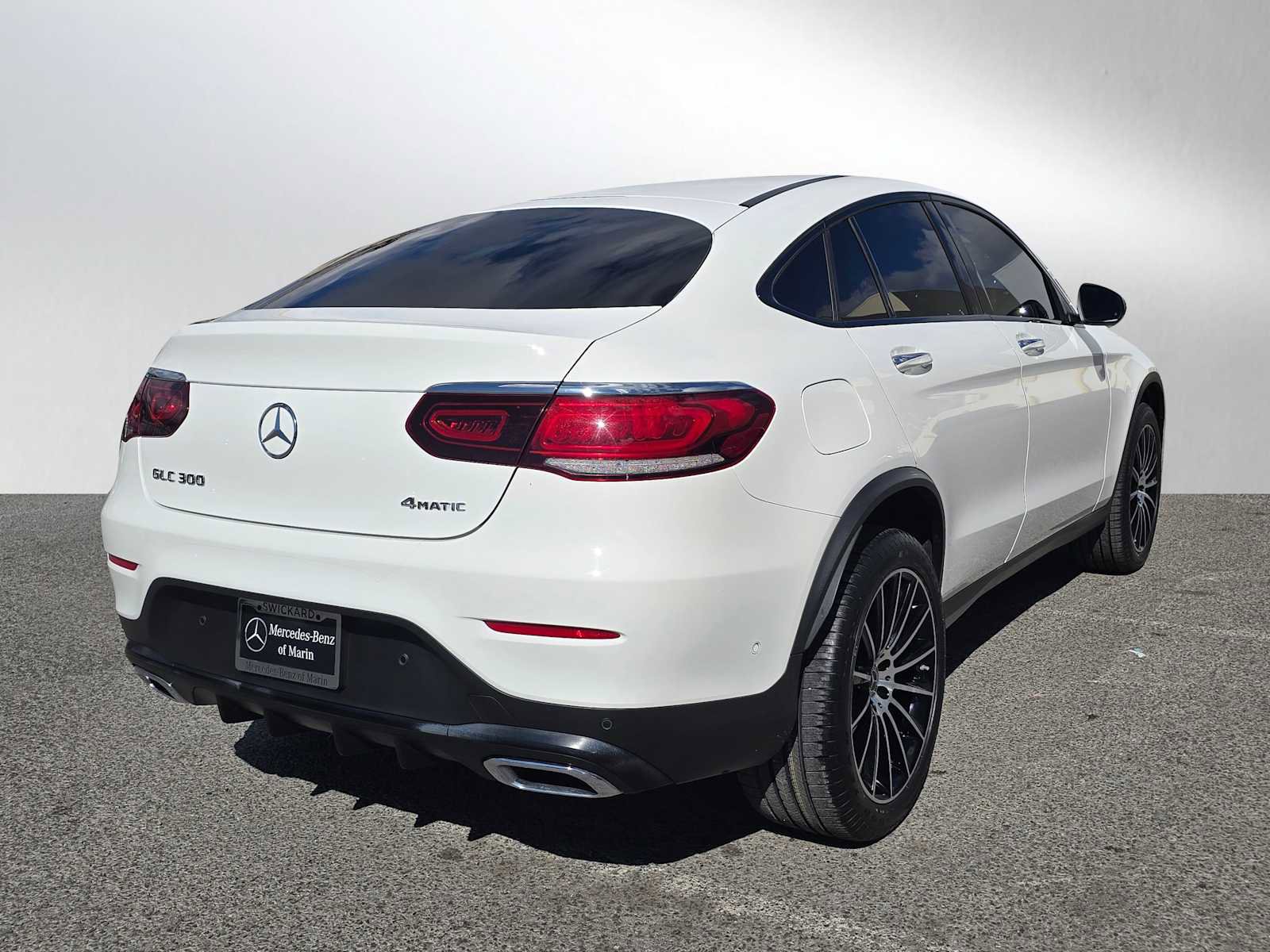 Used 2023 Mercedes-Benz GLC 300 4MATIC Coupe image 3
