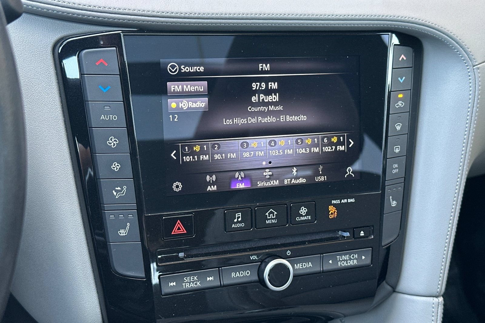 Used 2023 INFINITI QX50 Luxe FWD image 26