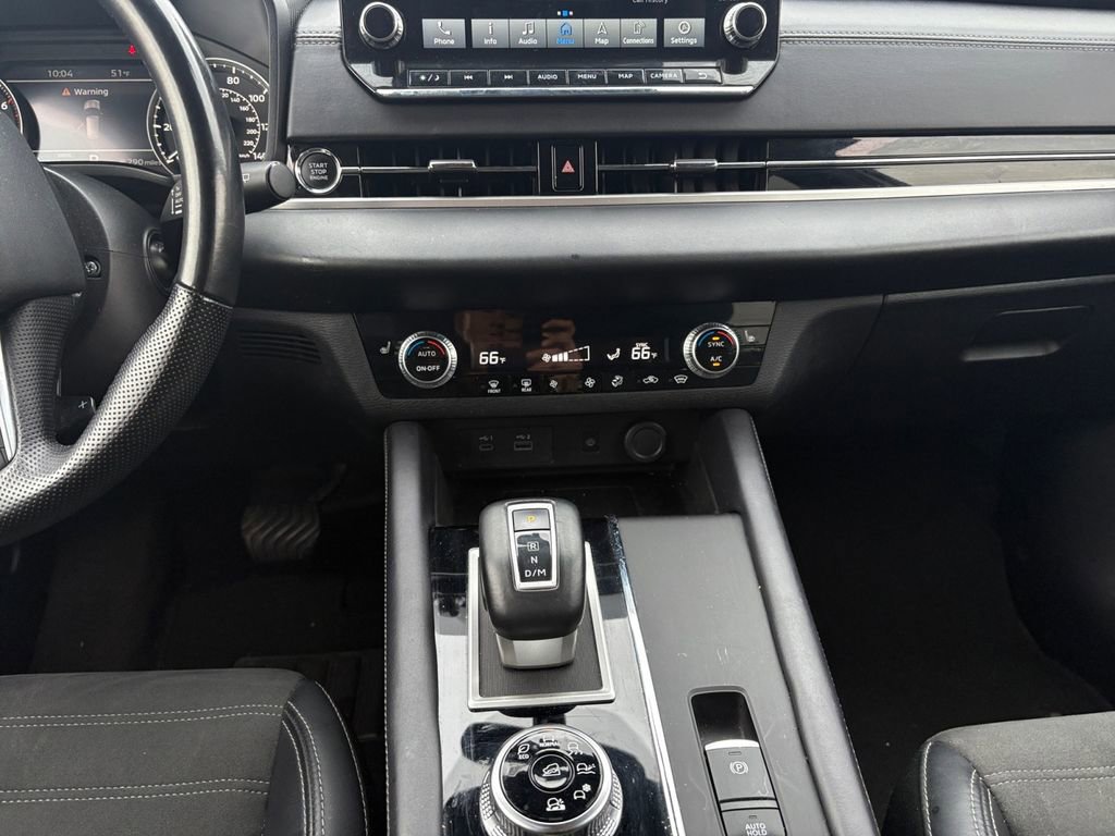 Used 2024 Mitsubishi Outlander SE image 11