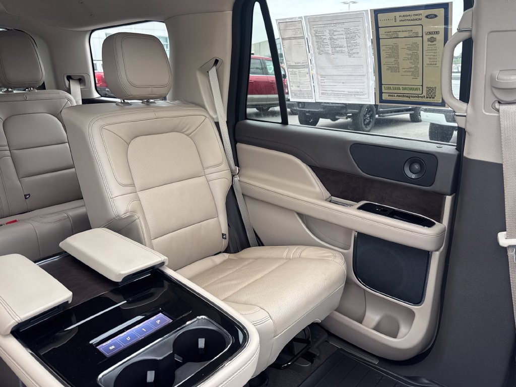 Used 2024 Lincoln Navigator Reserve AWD/4WD image 15