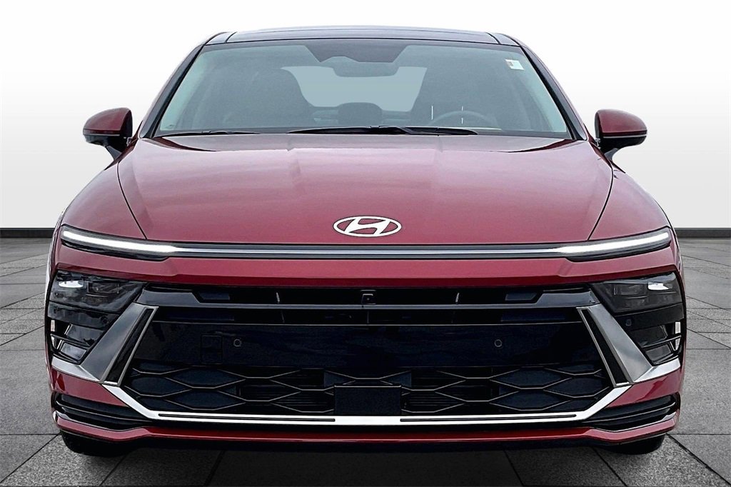 Used 2025 Hyundai Sonata Limited image 3