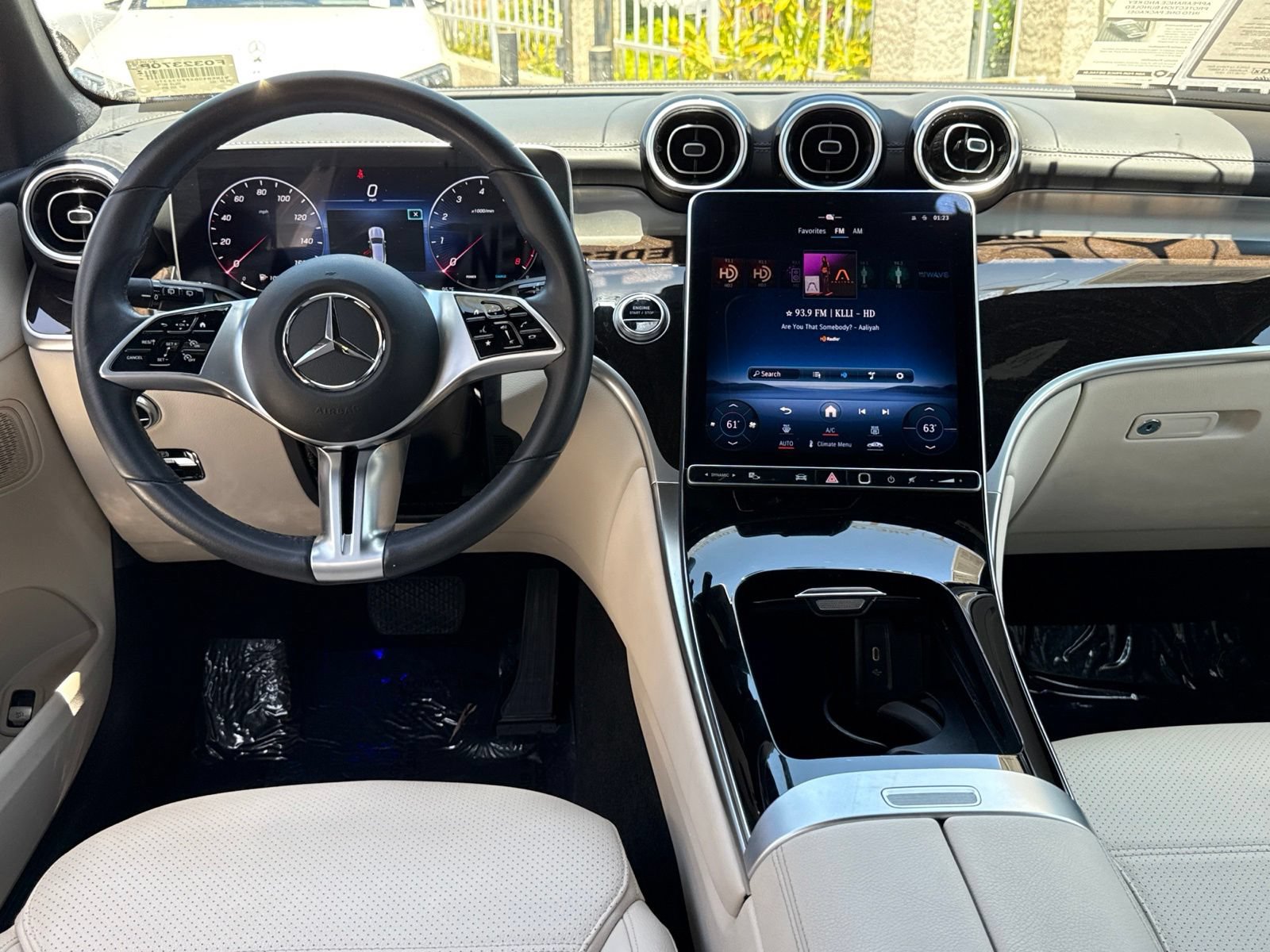 Used 2023 Mercedes-Benz GLC 300 image 42