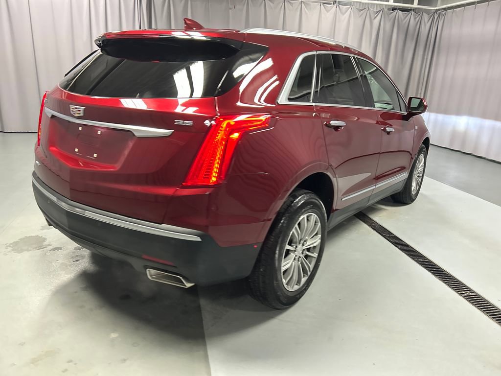 Used 2017 Cadillac XT5 Luxury w/ Driver Awareness Package image 7