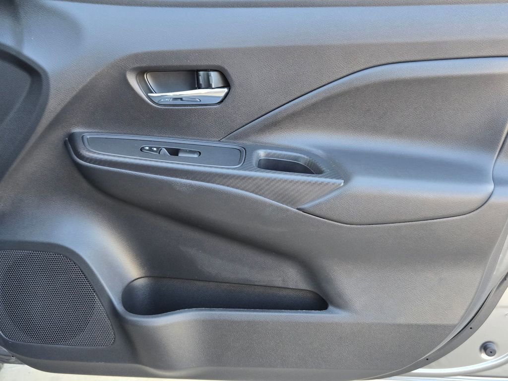 Used 2025 Nissan Versa SV image 28