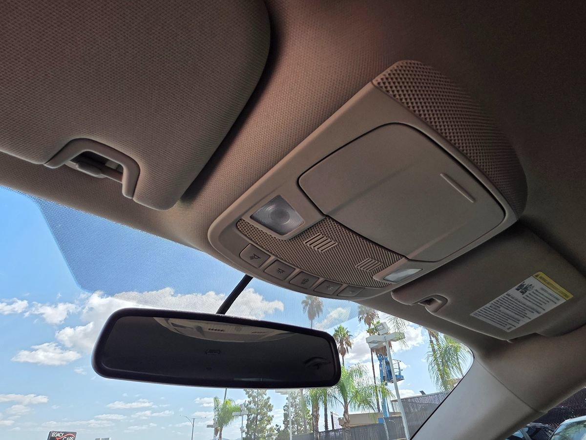 Used 2017 Ford Fusion Energi Titanium FWD image 38