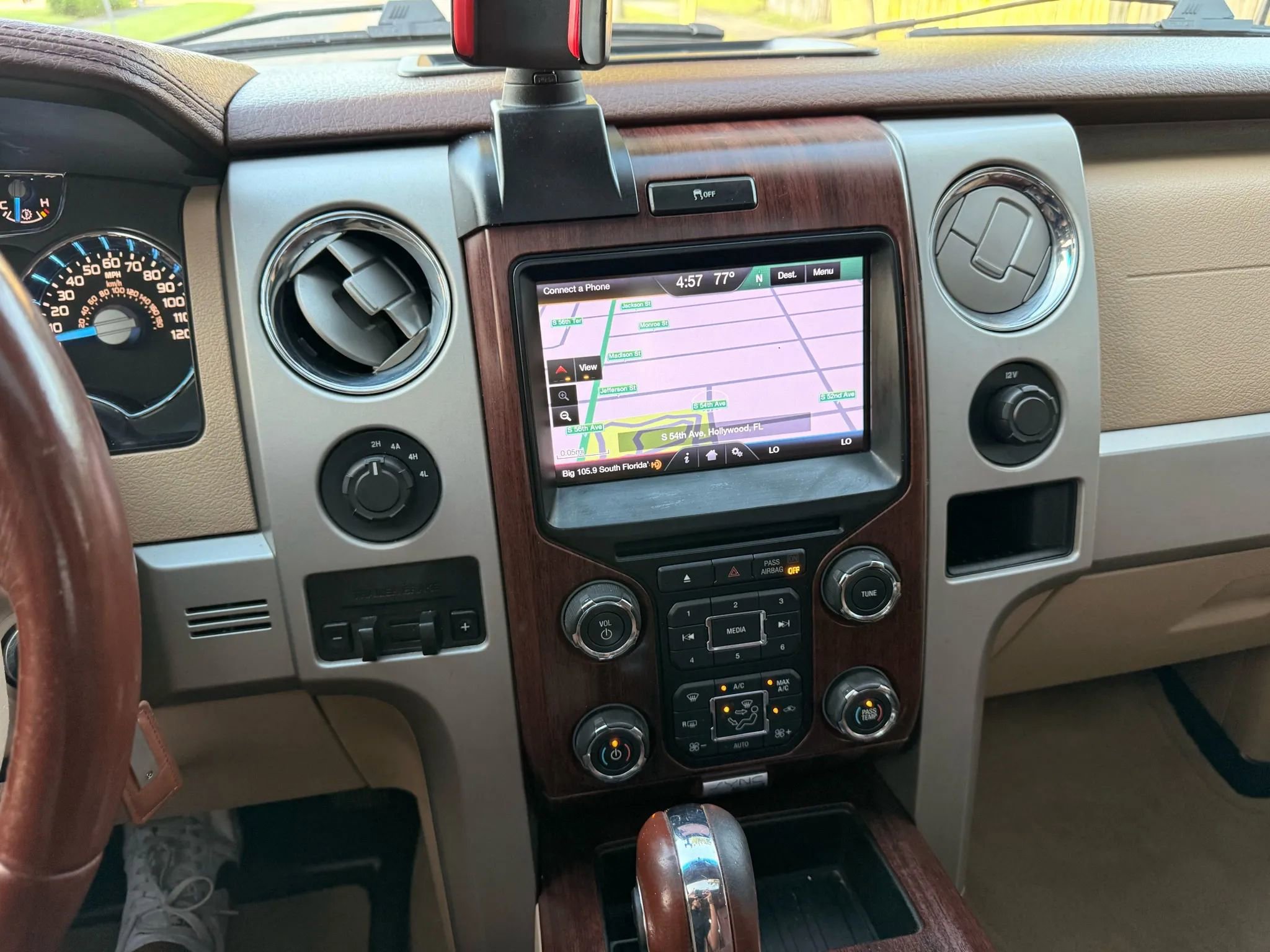 Used 2013 Ford F150 King Ranch w/ King Ranch Luxury Pkg image 22