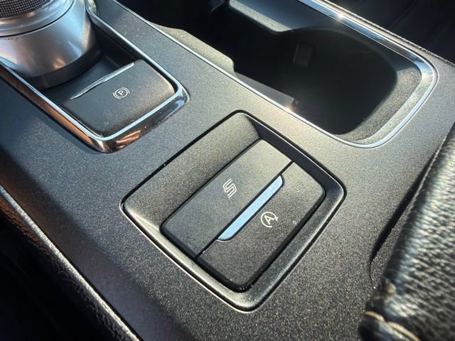 Used 2020 Ford Fusion SE FWD image 28