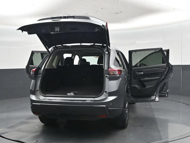 Used 2024 Nissan Rogue SV w/ SV Premium Package FWD image 56