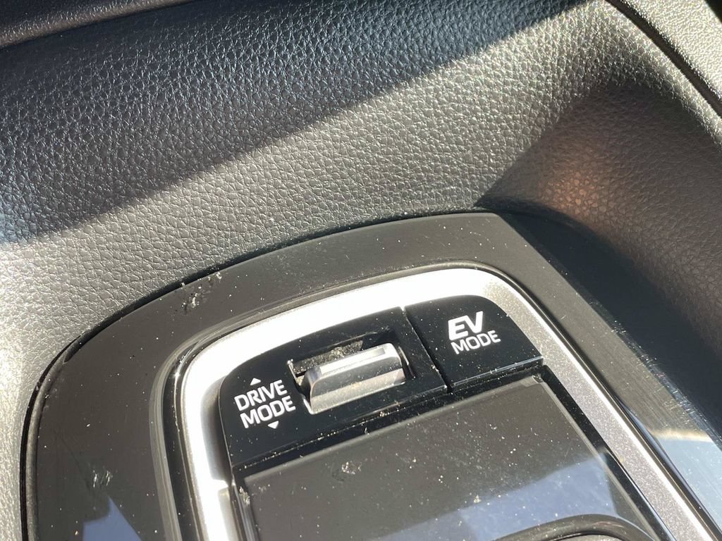 Used 2025 Toyota Corolla SE FWD image 39