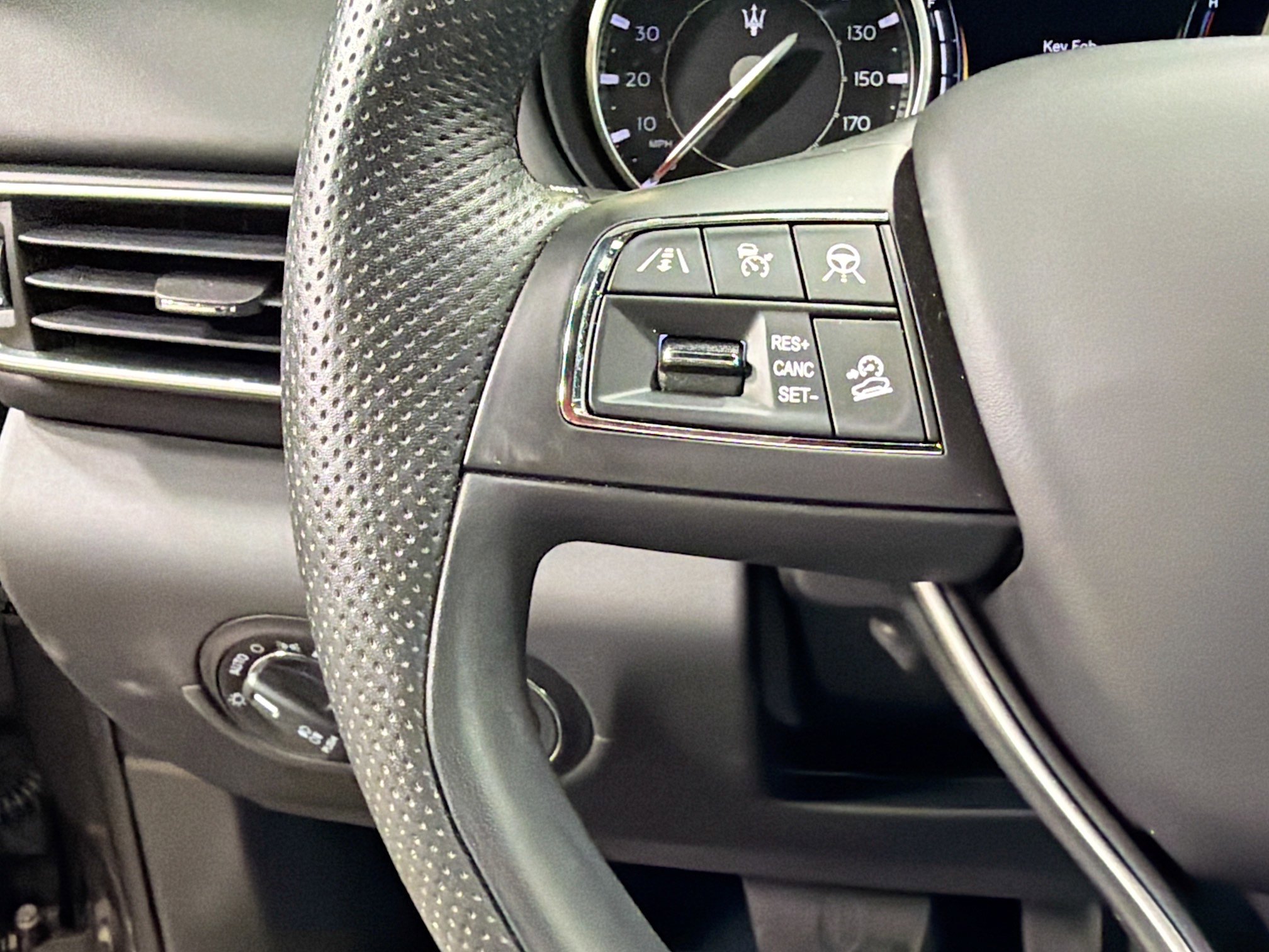 Used 2023 Maserati Levante GT image 36