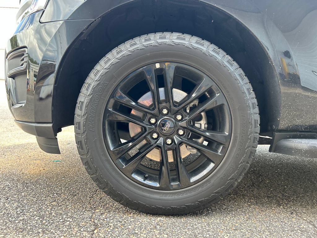 Used 2024 Ford Expedition XLT RWD image 7