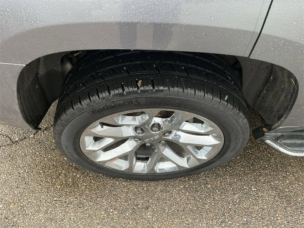 Used 2018 GMC Yukon Denali w/ Open Road Package image 16