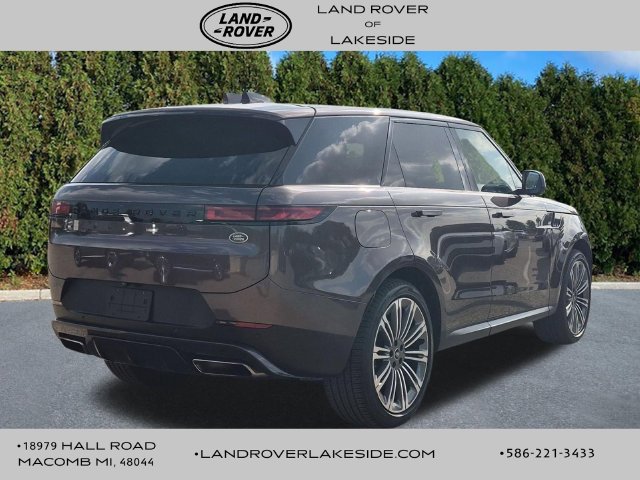 Used 2023 Land Rover Range Rover Sport SE AWD/4WD image 4