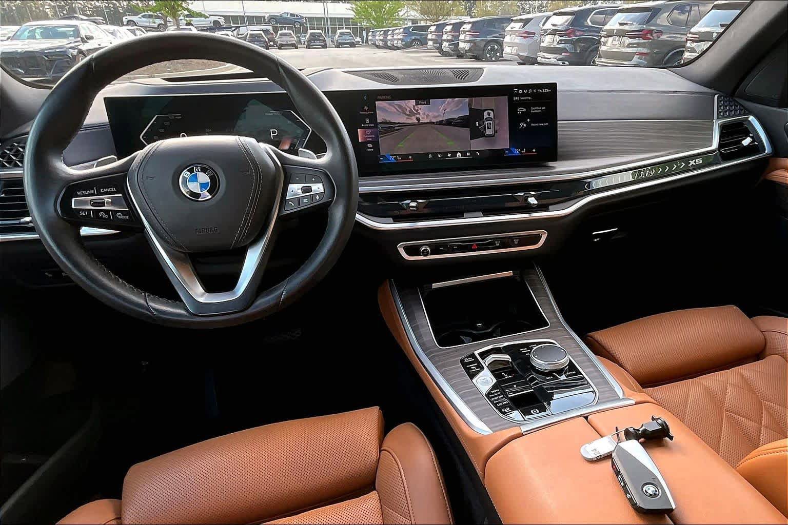 Used 2024 BMW X5 xDrive40i w/ Parking Assistance Package AWD/4WD image 15