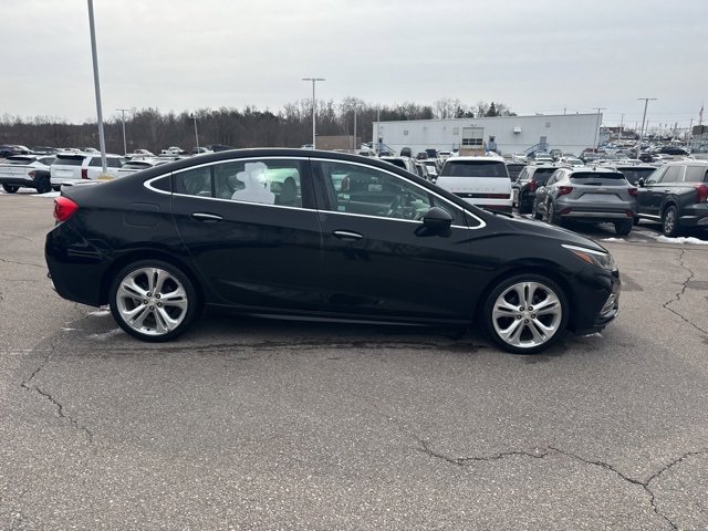 Used 2017 Chevrolet Cruze Premier image 4